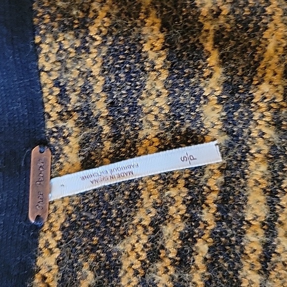 ✨️3/30 sweaters✨️Free people sweater - Picture 2 of 3
